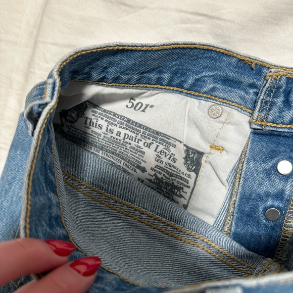 Levi’s denim shorts - Picture 2 of 4